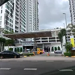 Mount Austin Homestay,1-4 Pax, 5 Mins To Ikea Toppen Aeon Tebrau Hsa Free Wifi And Netflix