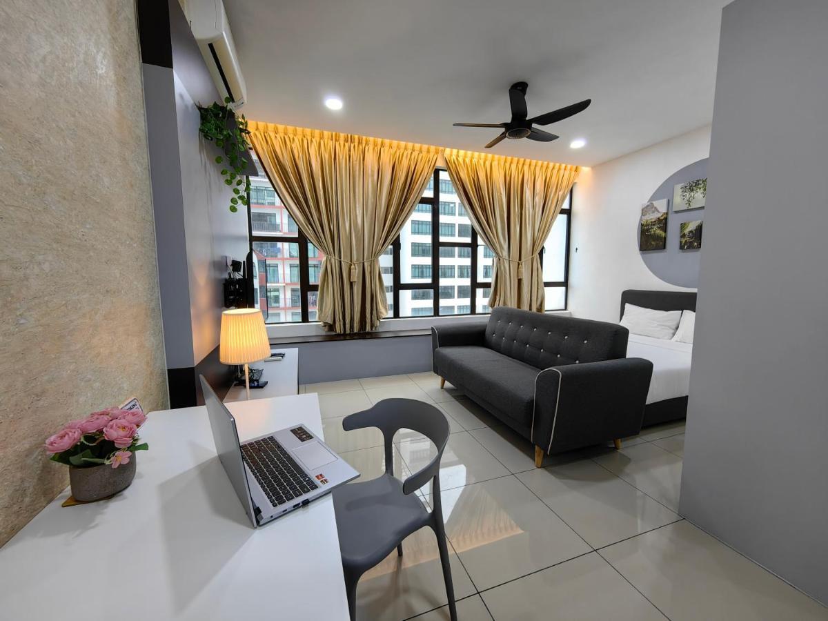 Mount Austin Homestay,1-4 Pax, 5 Mins To Ikea Toppen Aeon Tebrau Hsa Free Wifi And Netflix * Johor Bahru