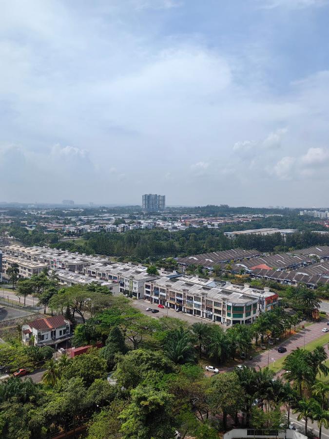 Mount Austin Homestay,1-4 Pax, 5 Mins To Ikea Toppen Aeon Tebrau Hsa Free Wifi And Netflix Apartemen