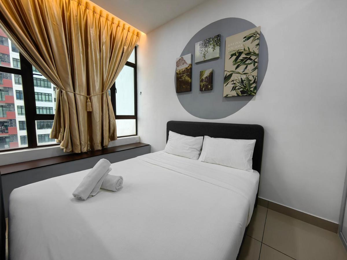 Apartemen Mount Austin Homestay,1-4 Pax, 5 Mins To Ikea Toppen Aeon Tebrau Hsa Free Wifi And Netflix