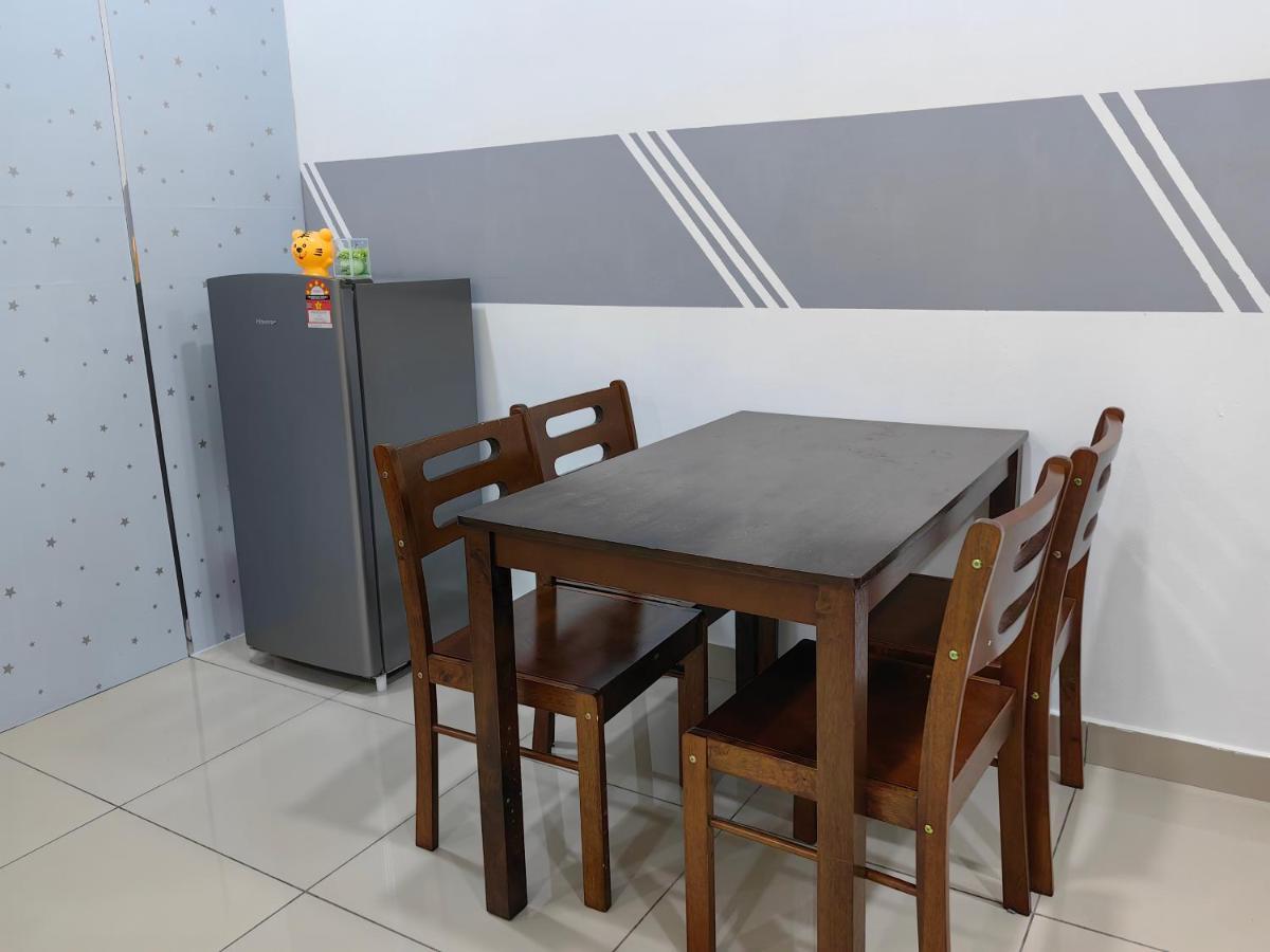 Mount Austin Homestay,1-4 Pax, 5 Mins To Ikea Toppen Aeon Tebrau Hsa Free Wifi And Netflix