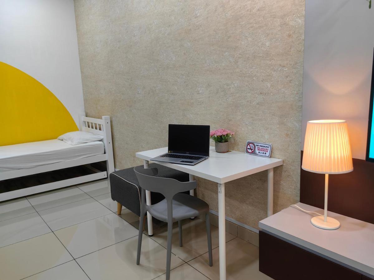 Mount Austin Homestay,1-4 Pax, 5 Mins To Ikea Toppen Aeon Tebrau Hsa Free Wifi And Netflix * Johor Bahru