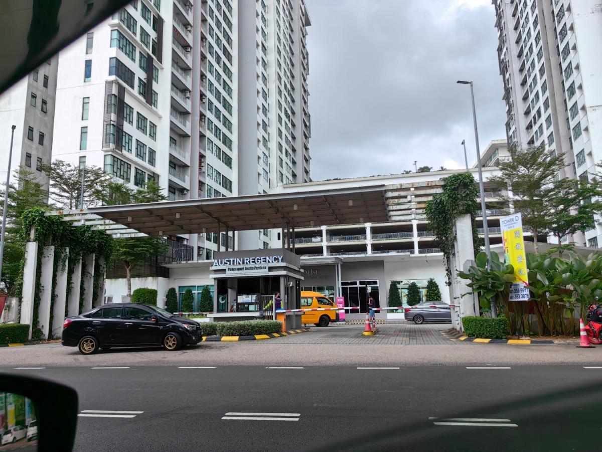 Mount Austin Homestay,1-4 Pax, 5 Mins To Ikea Toppen Aeon Tebrau Hsa Free Wifi And Netflix Johor Bahru