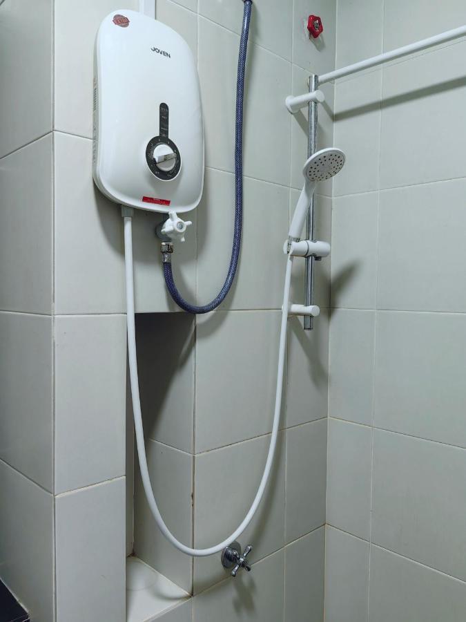 Mount Austin Homestay,1-4 Pax, 5 Mins To Ikea Toppen Aeon Tebrau Hsa Free Wifi And Netflix Johor Bahru