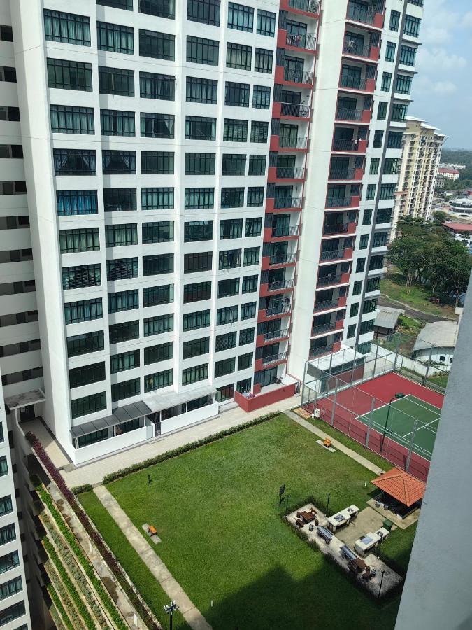 Mount Austin Homestay,1-4 Pax, 5 Mins To Ikea Toppen Aeon Tebrau Hsa Free Wifi And Netflix *